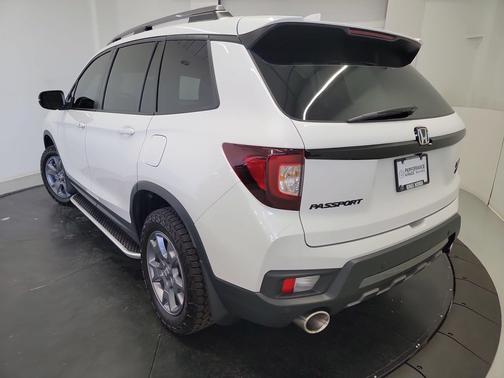 Platinum White Pearl 2025 Honda Passport AWD TrailSport