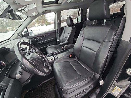 2019 Honda Pilot Touring 8-Passenger