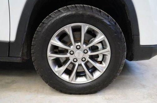Bright White Clearcoat 2021 Jeep Cherokee Latitude Plus