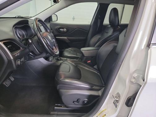 Bright White Clearcoat 2021 Jeep Cherokee Latitude Plus