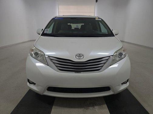2016 Toyota Sienna XLE