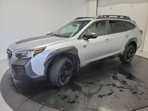 Ice Silver Metallic 2022 Subaru Outback Wilderness