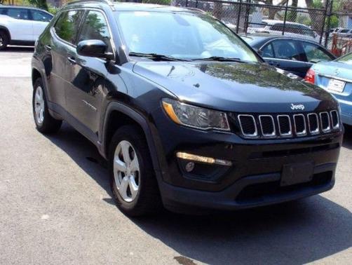 Diamond Black Crystal Pearlcoat 2018 Jeep Compass Latitude