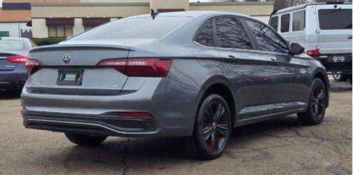 Platinum Gray Metallic 2024 Volkswagen Jetta 1.5T SE