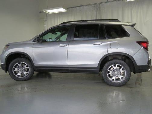 Lunar Silver Metallic 2023 Honda Passport AWD TrailSport