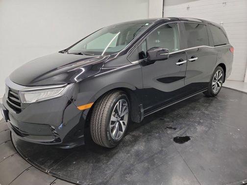 Crystal Black Pearl 2023 Honda Odyssey Touring