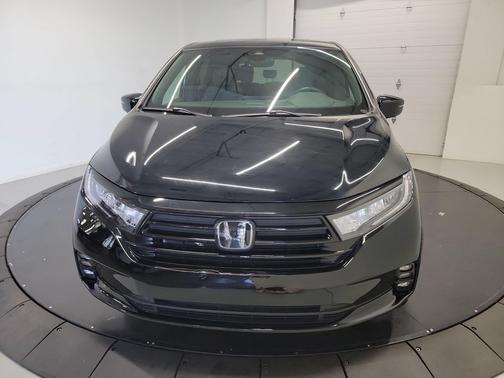 Crystal Black Pearl 2024 Honda Odyssey Sport