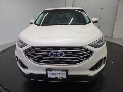 White Platinum Clearcoat Metallic 2019 Ford Edge Titanium