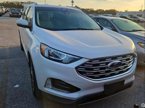 White Platinum Clearcoat Metallic 2019 Ford Edge Titanium