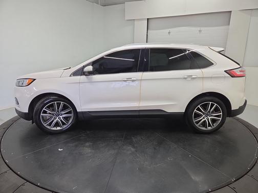 White Platinum Clearcoat Metallic 2019 Ford Edge Titanium
