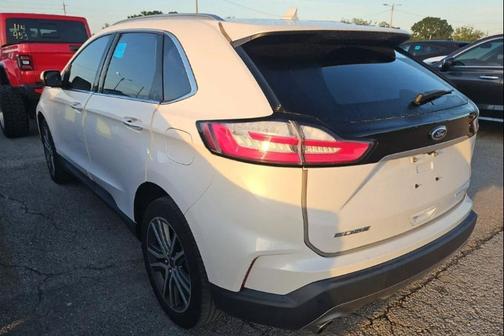 White Platinum Clearcoat Metallic 2019 Ford Edge Titanium