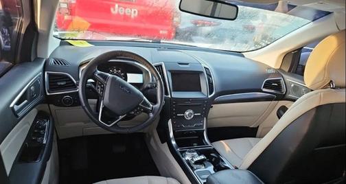 White Platinum Clearcoat Metallic 2019 Ford Edge Titanium