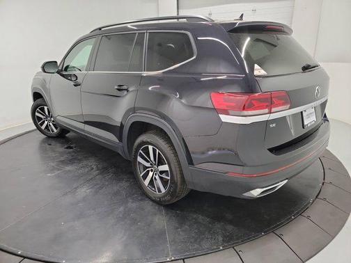 Deep Black Pearl 2022 Volkswagen Atlas 2.0T SE