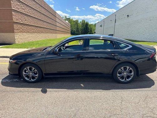 Crystal Black Pearl 2023 Honda Accord EX