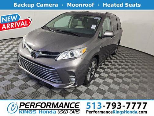 2020 Toyota Sienna XLE