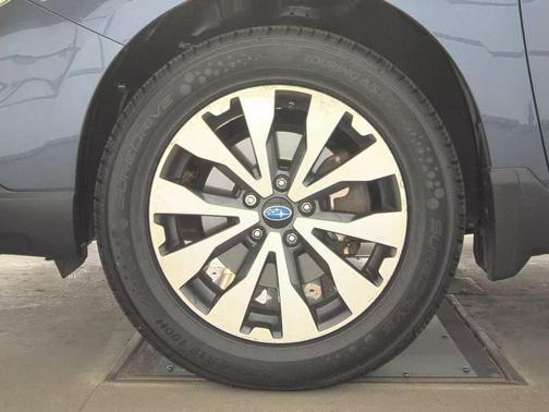 Carbide Gray Metallic 2017 Subaru Outback 3.6R Limited