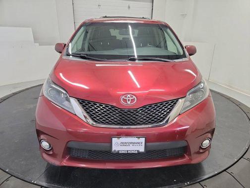 2015 Toyota Sienna SE Premium