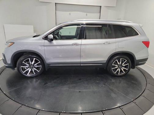 2022 Honda Pilot Touring 8-Passenger