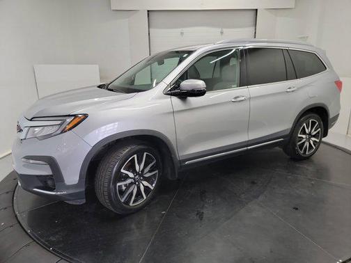 2022 Honda Pilot Touring 8-Passenger