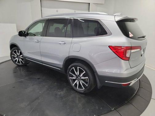 2022 Honda Pilot Touring 8-Passenger