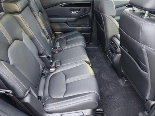 Platinum White Pearl 2024 Honda Pilot Touring 8-Passenger