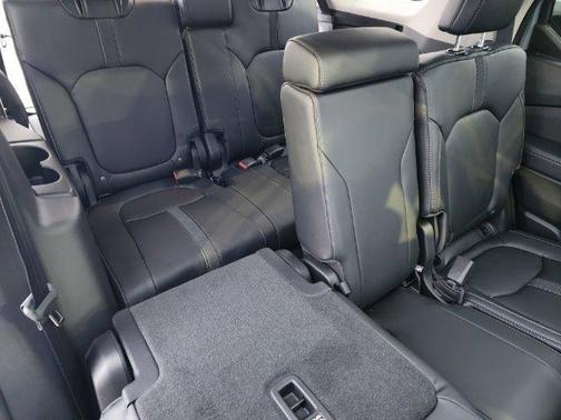 Platinum White Pearl 2024 Honda Pilot Touring 8-Passenger