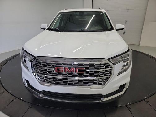 Summit White 2022 GMC Terrain SLT