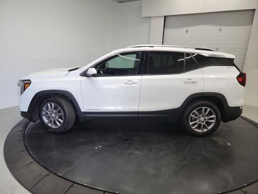 Summit White 2022 GMC Terrain SLT