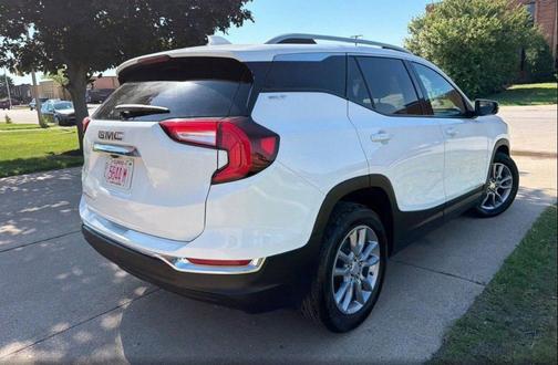 Summit White 2022 GMC Terrain SLT