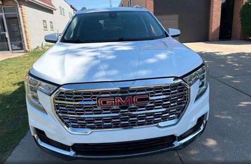 Summit White 2022 GMC Terrain SLT