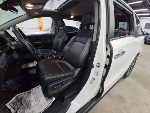 Platinum White Pearl 2023 Honda Odyssey EX-L