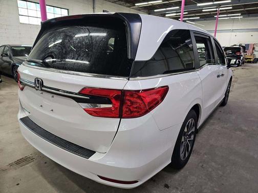 Platinum White Pearl 2023 Honda Odyssey EX-L