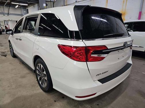 Platinum White Pearl 2023 Honda Odyssey EX-L