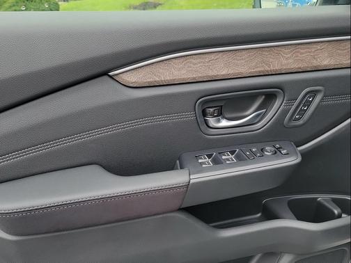 Modern Steel Metallic 2026 Honda Pilot Elite