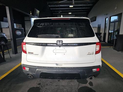 Platinum White Pearl 2020 Honda Passport AWD Elite