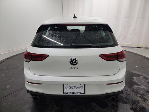 2022 Volkswagen Golf GTI 2.0T SE DSG