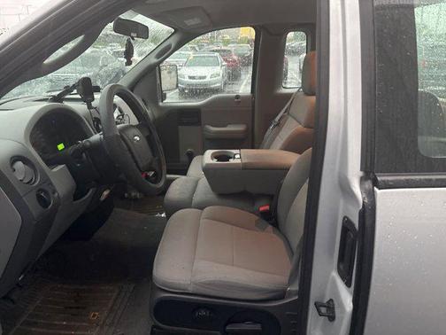 Silver Clearcoat Metallic 2004 Ford F-150 STX Flareside