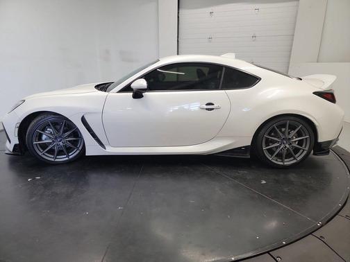 Crystal White Pearl 2023 Subaru BRZ Limited