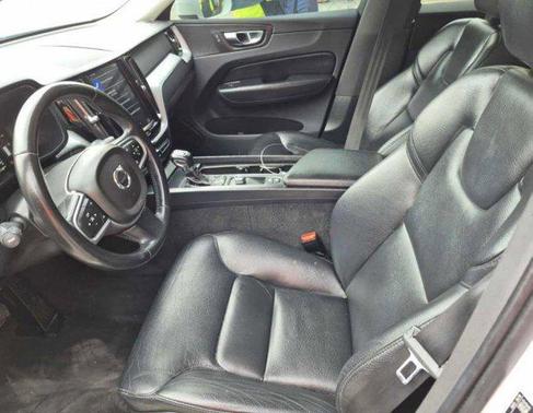 2018 Volvo XC60 T5 Momentum