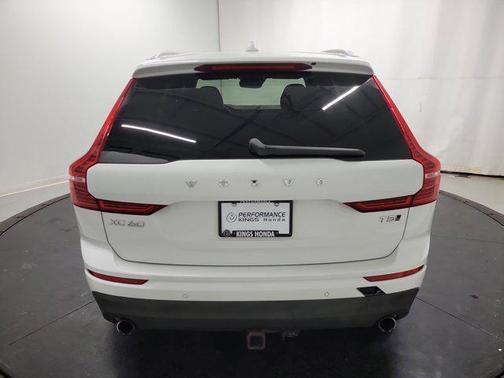 2018 Volvo XC60 T5 Momentum