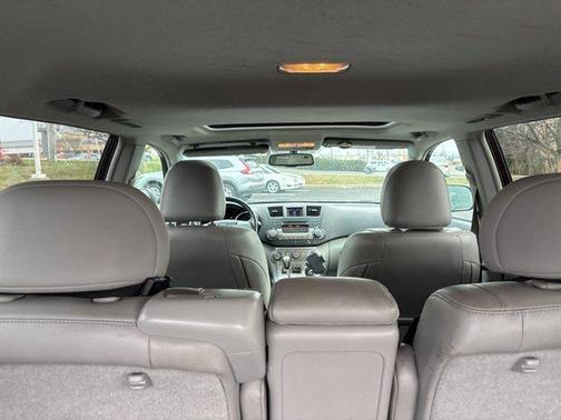 2012 Toyota Highlander SE