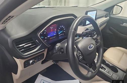Oxford White 2022 Ford Escape SEL