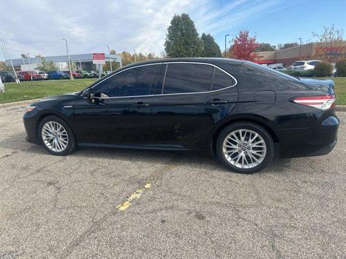 2018 Toyota Camry Hybrid XLE