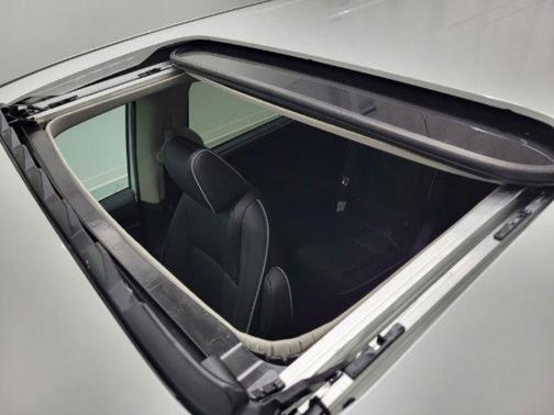 Platinum White Pearl 2026 Honda Odyssey Touring