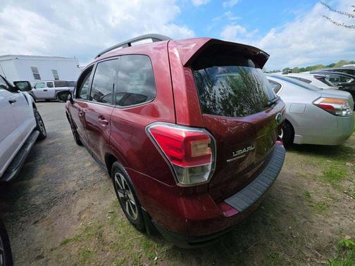 Venetian Red Pearl 2017 Subaru Forester 2.5i Premium