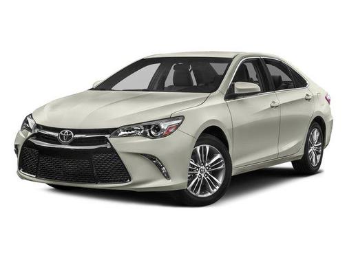 Super White 2017 Toyota Camry SE