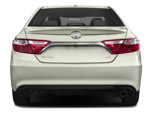 Super White 2017 Toyota Camry SE
