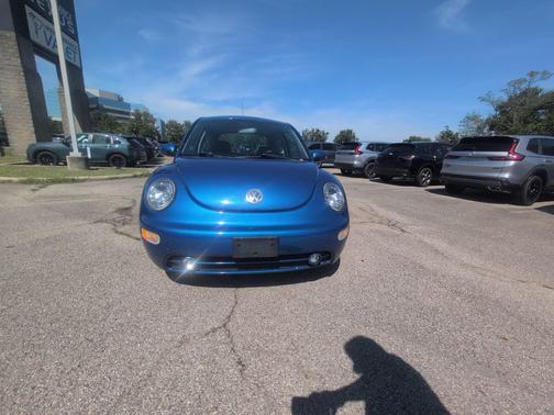 Blue 2003 Volkswagen New Beetle GLS