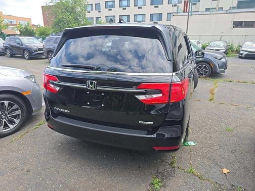 Crystal Black Pearl 2024 Honda Odyssey Touring
