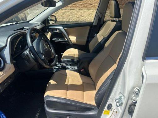 Blizzard Pearl 2016 Toyota RAV4 Hybrid Limited
